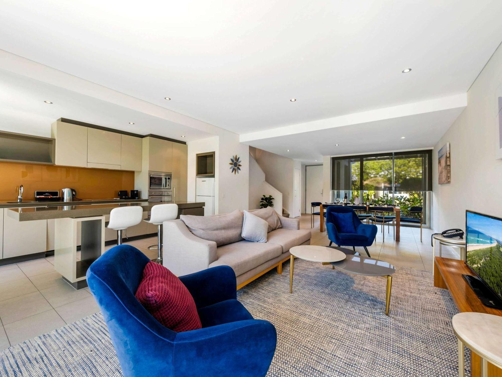 דה אינטרנס Pullman Magenta Shores Resort מראה חיצוני תמונה A living room in a typical apartment