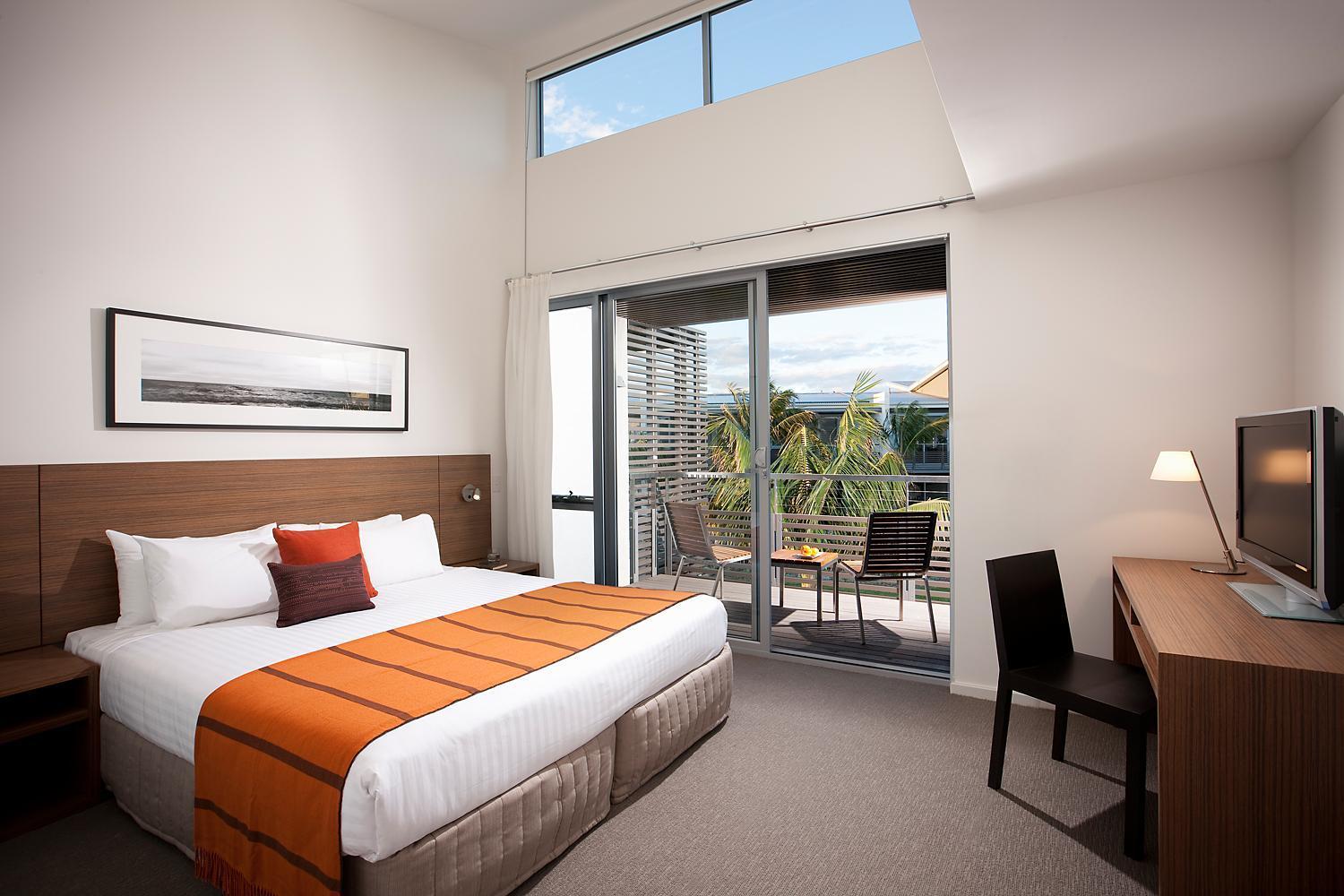 דה אינטרנס Pullman Magenta Shores Resort מראה חיצוני תמונה A typical room at the Mantra Crown Towers
